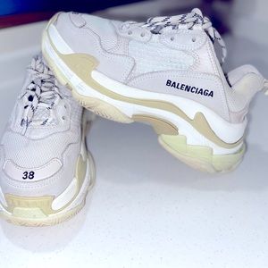 Balenciaga, triple S
